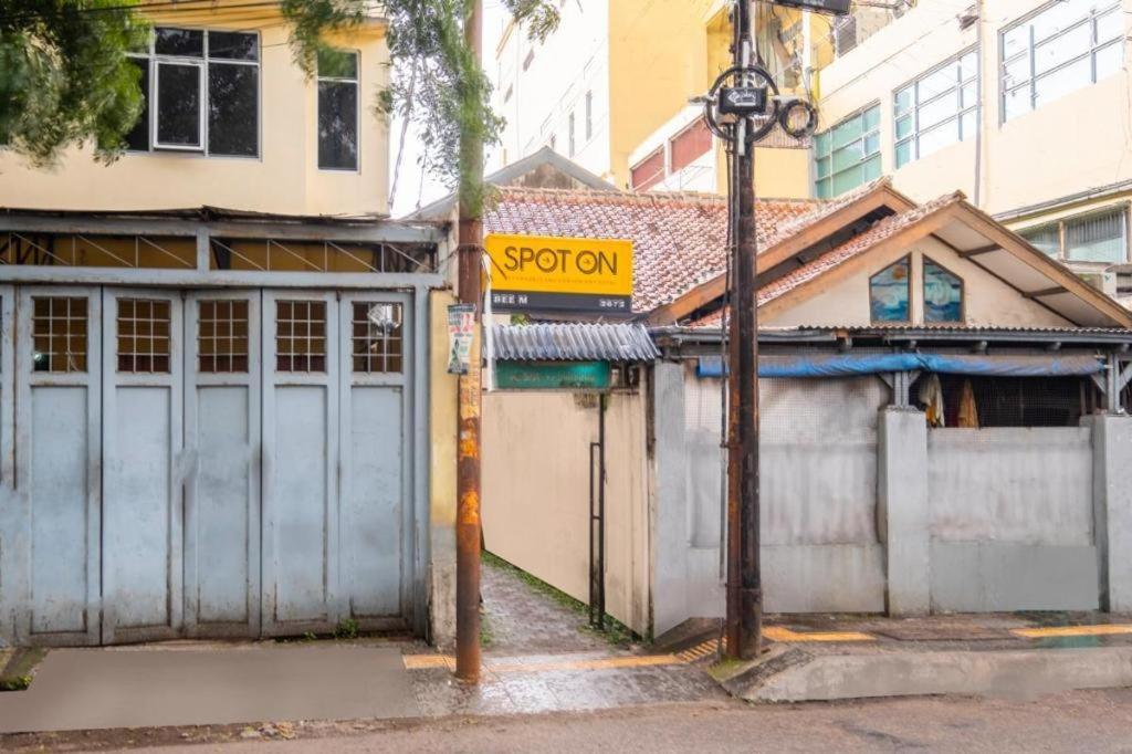 Super Oyo 2672 Bee M Syariah Hotell Bandung Eksteriør bilde